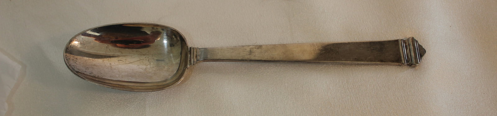 TIFFANY STERLING SILVER HAMPTON SERVING LADLE: Tiffany & Co. sterling silver Hampton flatware pattern serving ladle spoon. No monogram. 8.75 inches long.