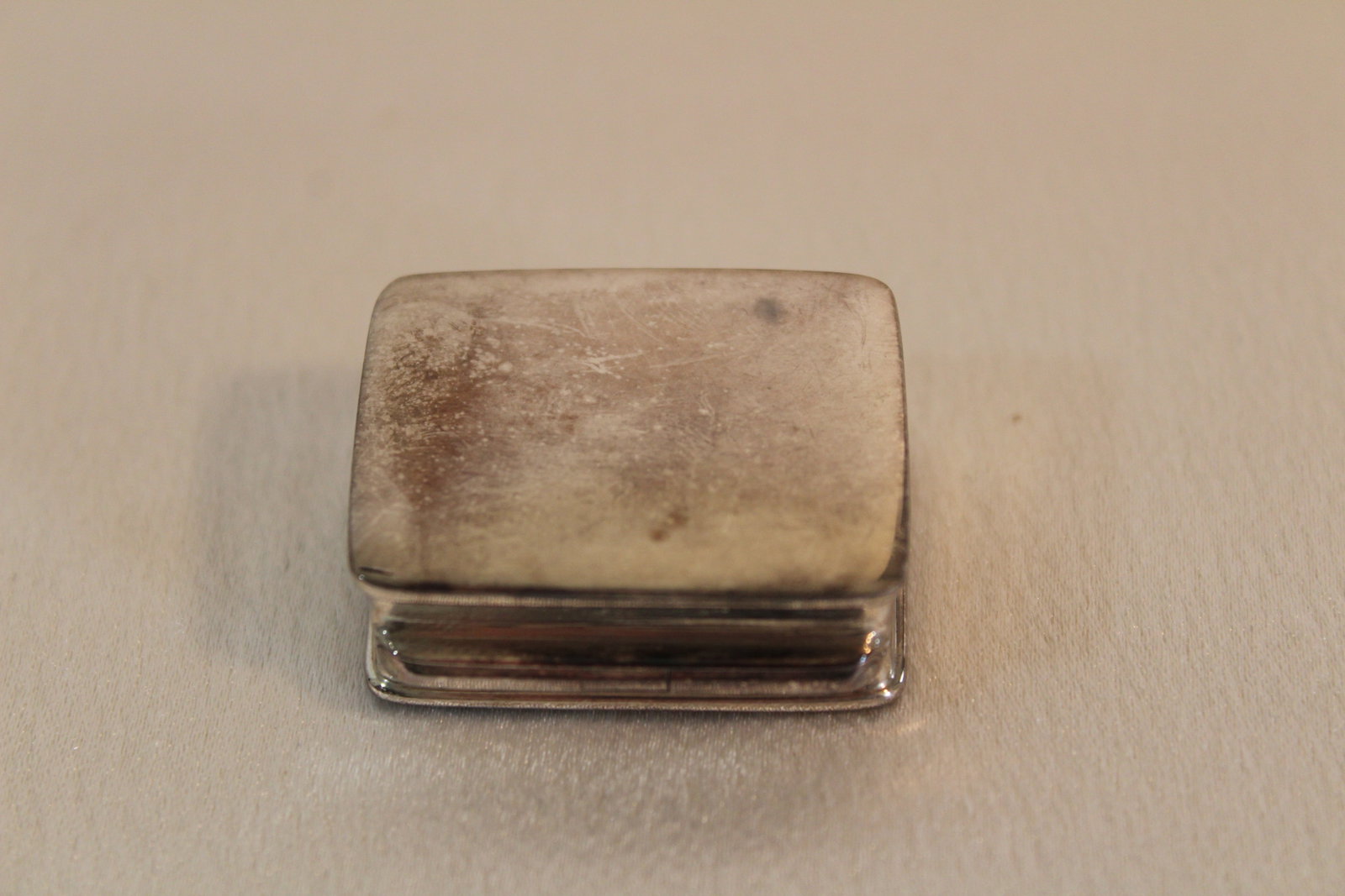 SILVER ENAMEL CAT BOX - 3