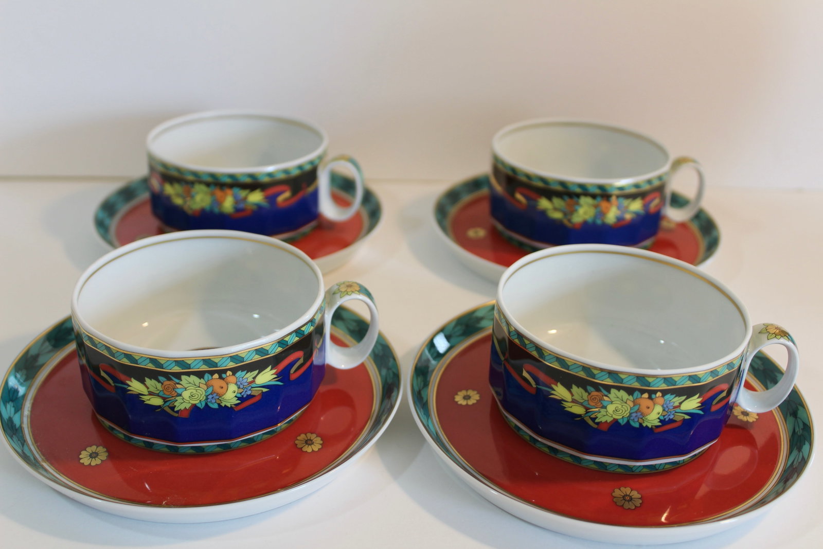 VERSACE LE ROI SOLEIL TEA 4 CUPS AND SAUCERS (1 of 5)