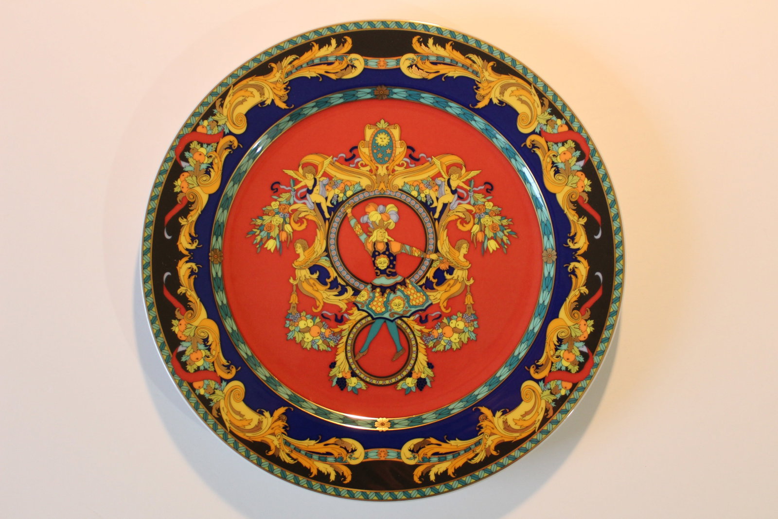 VERSACE LE ROI SOLEL 6 CHARGERS (1 of 4)