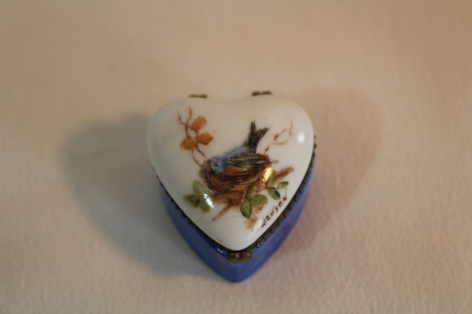 LIMOGES HEART TRINKET BOX: Vintage trinket box.