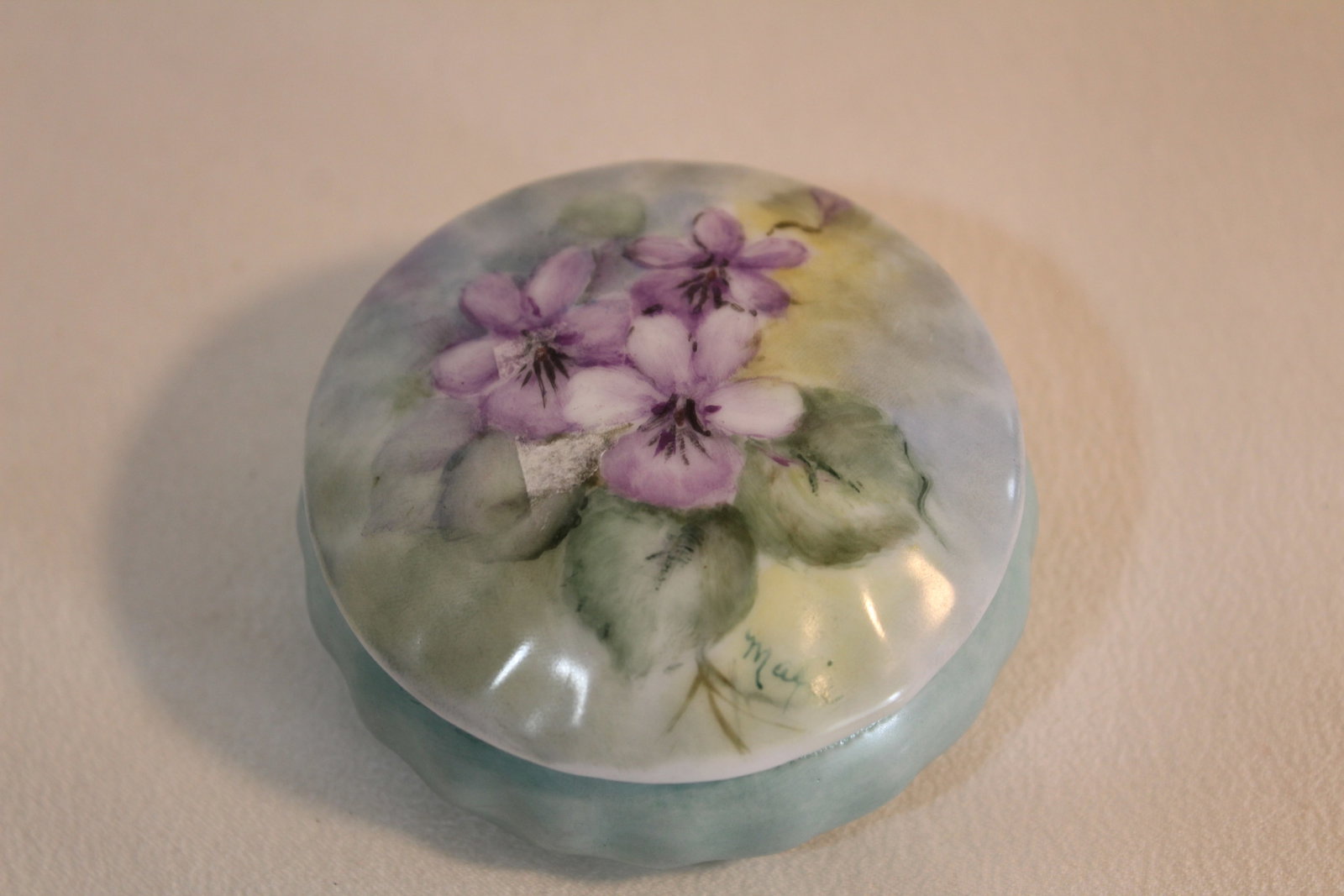 LIMOGES FLOWERS TRINKET BOX (1 of 2)