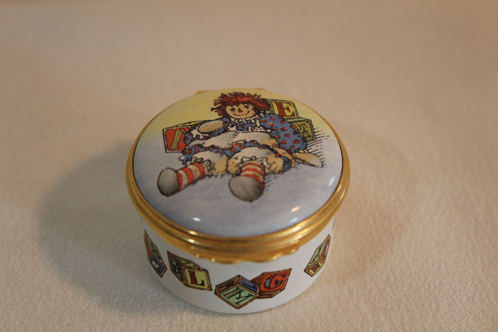 LIMOGES DOLL TIFFANY TRINKET BOX: Vintage trinket box.