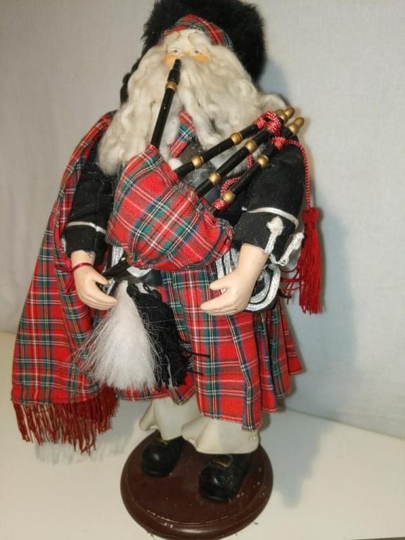 Scottish Santa w/Bagpipes 17" tall (1 of 6)