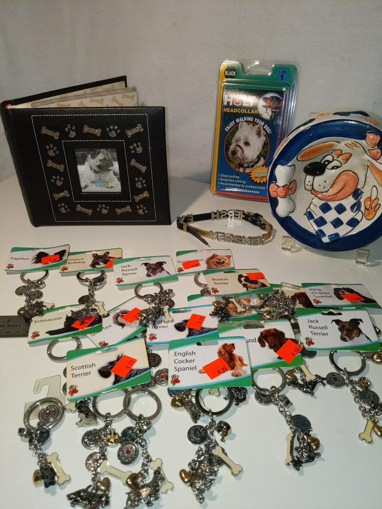 Lot of Pet Items / Keychains Pet photo album, Bowl,: Lot of Pet Items / Keychains Pet photo album, Bowl, Head Collar (new) and 15 breed-specific keychains Pet photo album, Bowl, Head Collar (new) and 15 breed-specific keychains