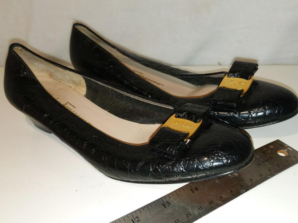Salvatore Ferragamo Alligator Print Sz 10: Salvatore Ferragamo Alligator Print Sz 10