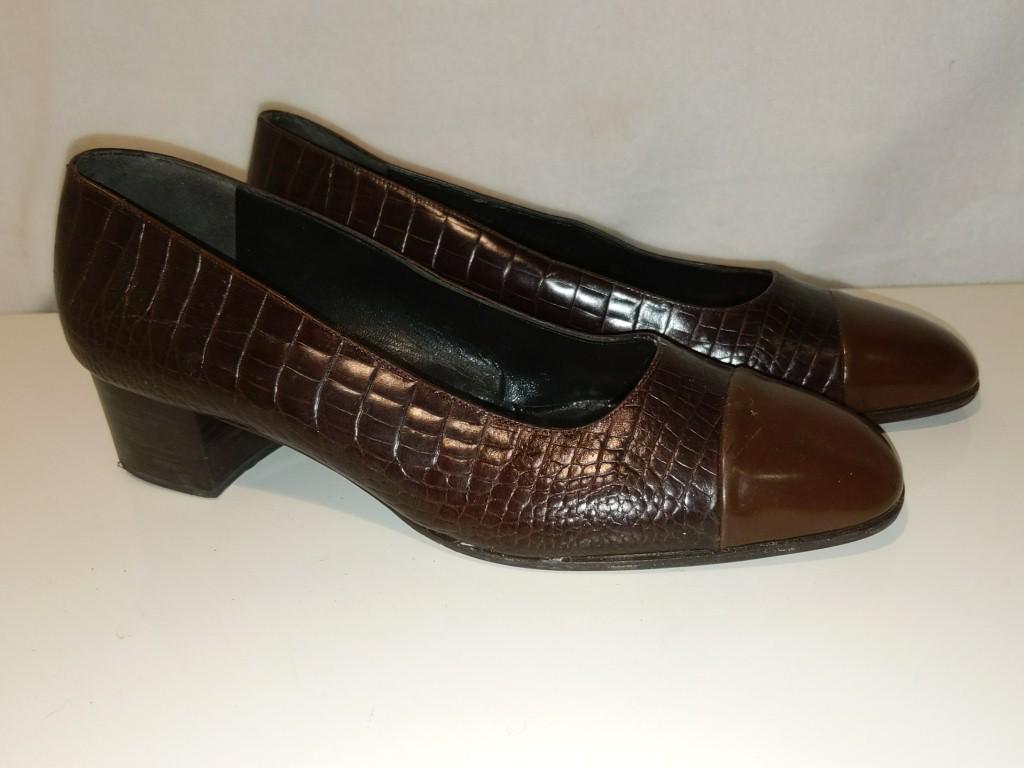 Bruno Magli Crocodile Print Pumps Sz 40.5/9.5US: Bruno Magli Crocodile Print Pumps Sz 40.5/9.5US