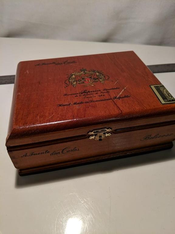 A Fuente Don Carlos Wood Cigar Box 8" Wide: A Fuente Don Carlos Wood Cigar Box 8" Wide 8" Wide