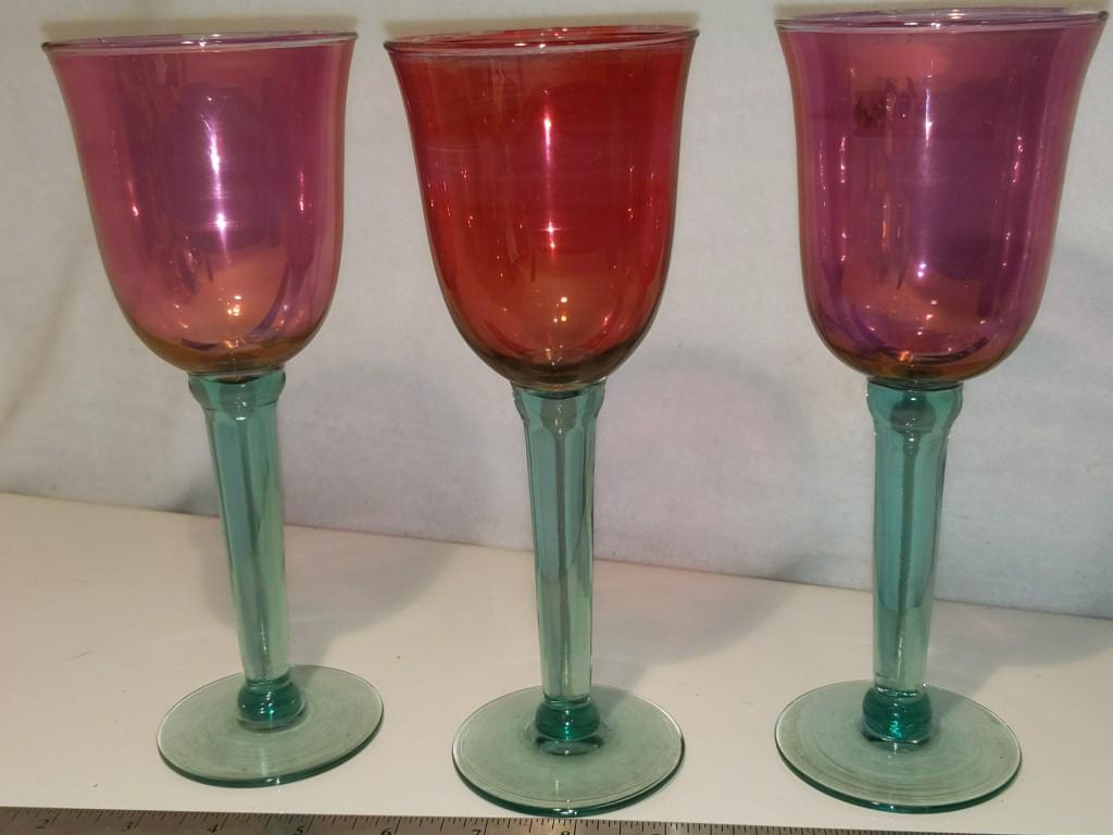 Lot of 3 Iridescent Wine Glasses One seems redder than: Lot of 3 Iridescent Wine Glasses One seems redder than other 2. One seems redder than other 2.