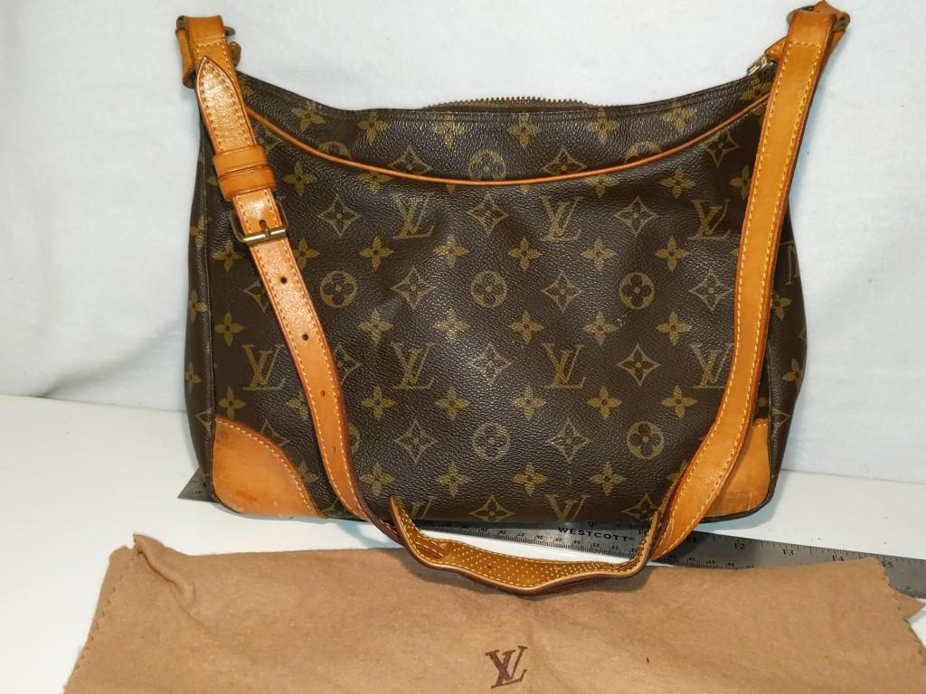 Louis Vuitton Purse w/Felt Cover Approx 12" Wide (1 of 7)