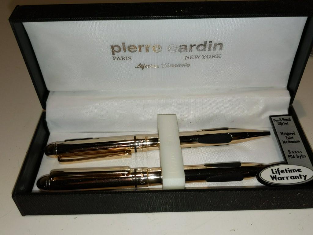 Pierre Cardin Pen Set in Presentation Box (1 of 3)