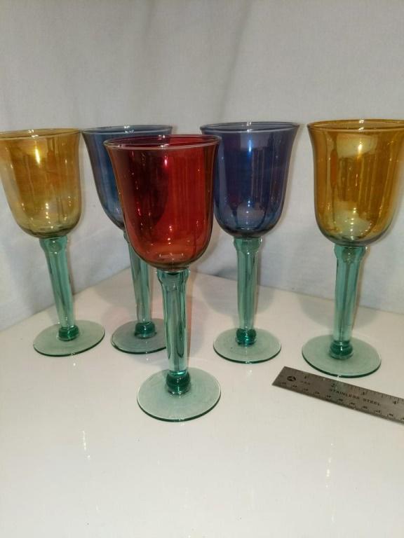 Lot of 5 Colorful Wine Glasses: Lot of 5 Colorful Wine Glasses