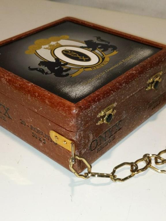 Onyx Reserve Vintage Cigar Box Purse (1 of 4)
