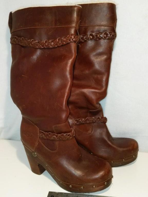 UGGs Shearling Lined Leather Boots Sz10M. Appear to (1 of 6)