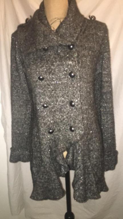 Inc International Grey Metallic Sweater Sz Large 51%: Inc International Grey Metallic Sweater Sz Large 51% acrylic, 22% cotton, 21% nylon, 6% other fibers. Excellent condition. 51% acrylic, 22% cotton, 21% nylon, 6% other fibers. Excellent condition.