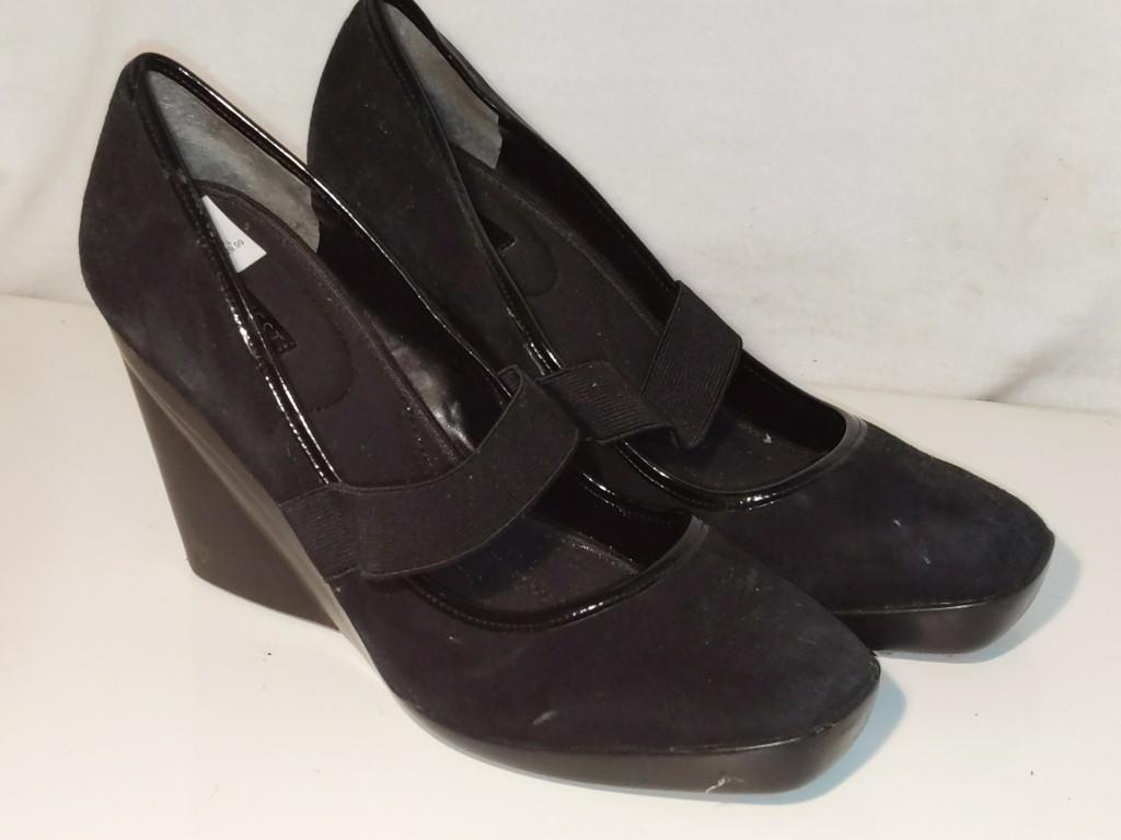 Nine West High Heel MaryJane Shoe Sz 9.5 Minimal/no: Nine West High Heel MaryJane Shoe Sz 9.5 Minimal/no wear Minimal/no wear