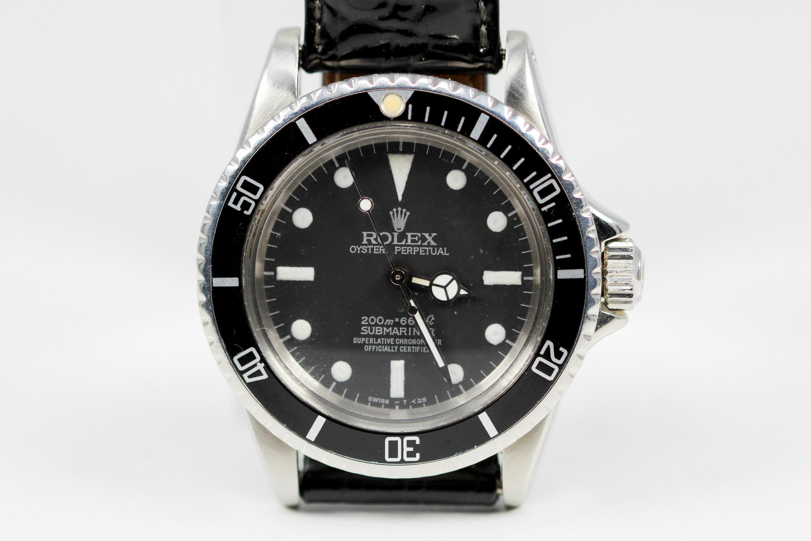 Vintage Rolex Oyster Perpetual Submariner Wristwatch: Stainless Steel Vintage Rolex Oyster Perpetual Submariner Wristwatch. 41mm diameter. Model #5513, Serial #2406104. Running at time of cataloging.