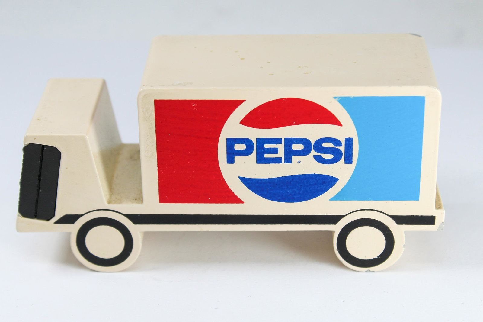 Vintage Pepsi-Cola Delivery Truck Desk Clock and: Vintage Pepsi-Cola Delivery Truck Desk Clock and Paperweight given to company executives and originally not for sale. Clock not functional. 4.5" x 4.5 x 1.5"