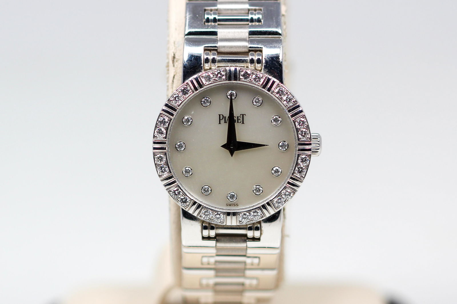 Ladies Piaget Wristwatch in 18kt White Gold with (1 of 7)