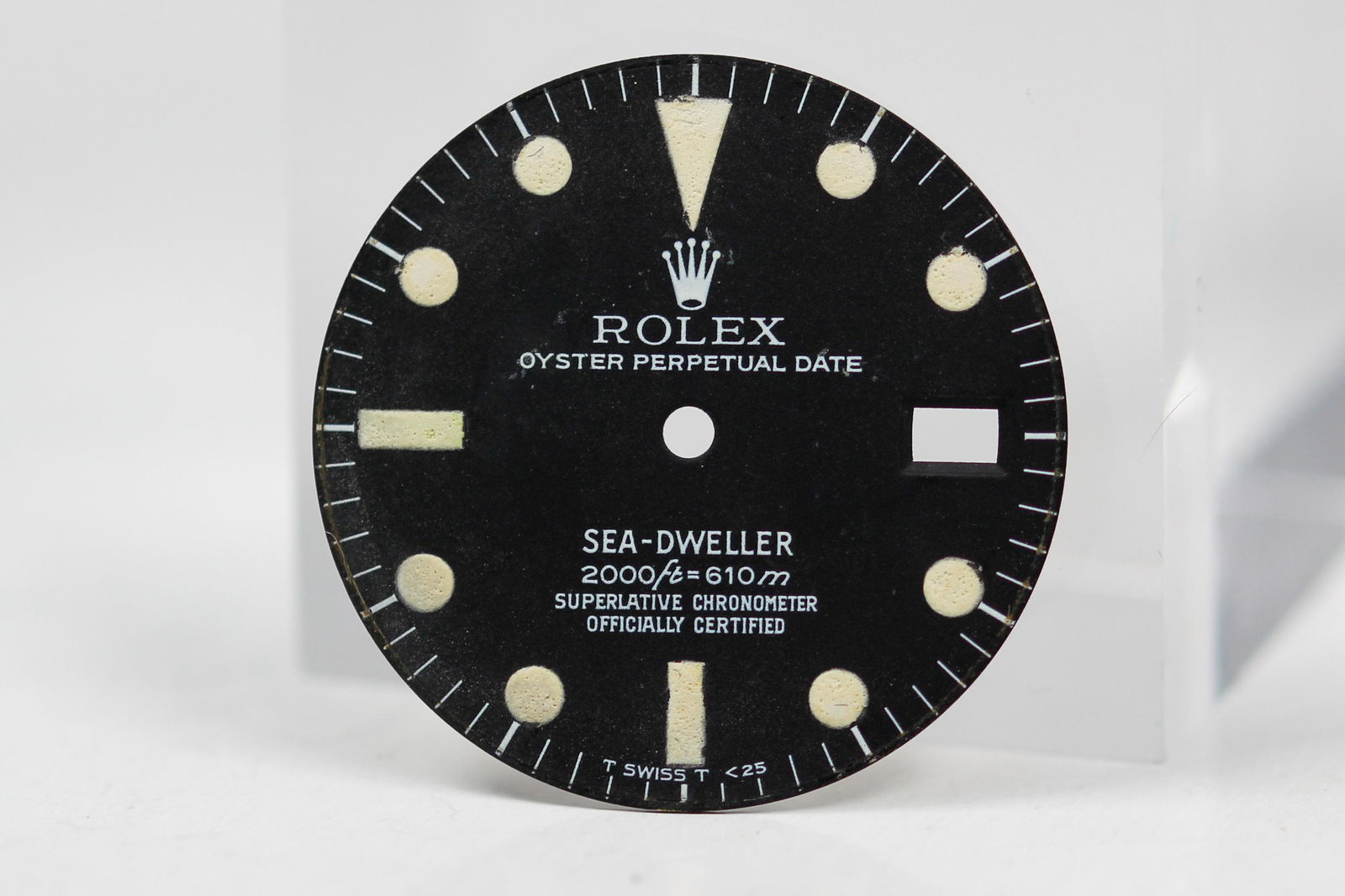Vintage Rolex Oyster Perpetual Date Sea-Dweller with: Loose Vintage Rolex Oyster Perpetual Date Sea-Dweller with Date Dial. Black dial. Watch parts.