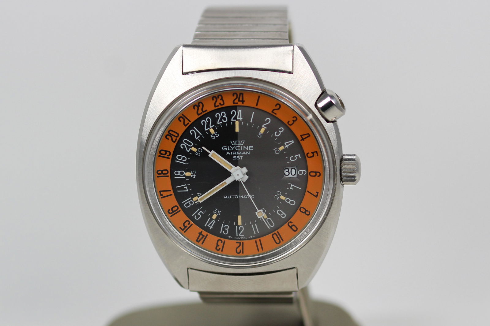 Vintage Glycine Airman SST Automatic with Date (1 of 7)