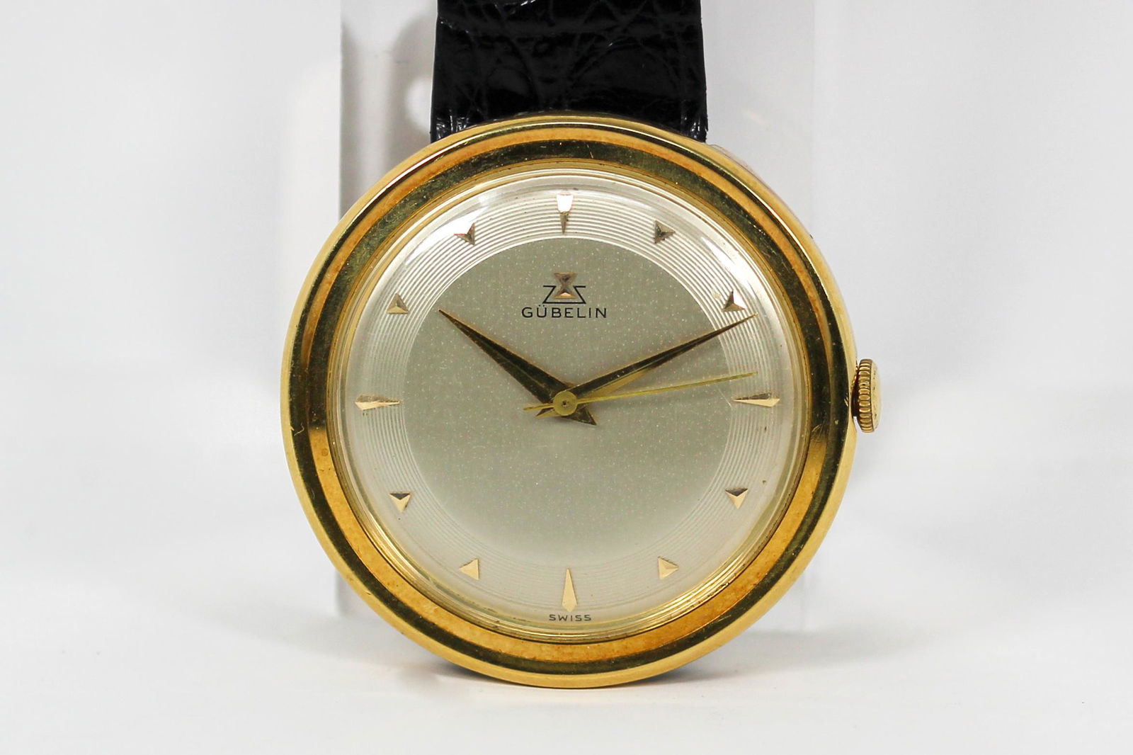 Vintage Gubelin Wristwatch in 18k Yellow Gold: 18k Yellow Gold Vintage Gubelin Wristwatch. 37mm diameter. Running at time of cataloging.