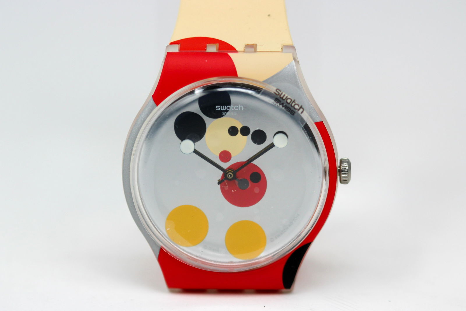 SWATCH SUOZ290S â€œMirror Spot Mickeyâ€ Wrsitwatch (1 of 10)