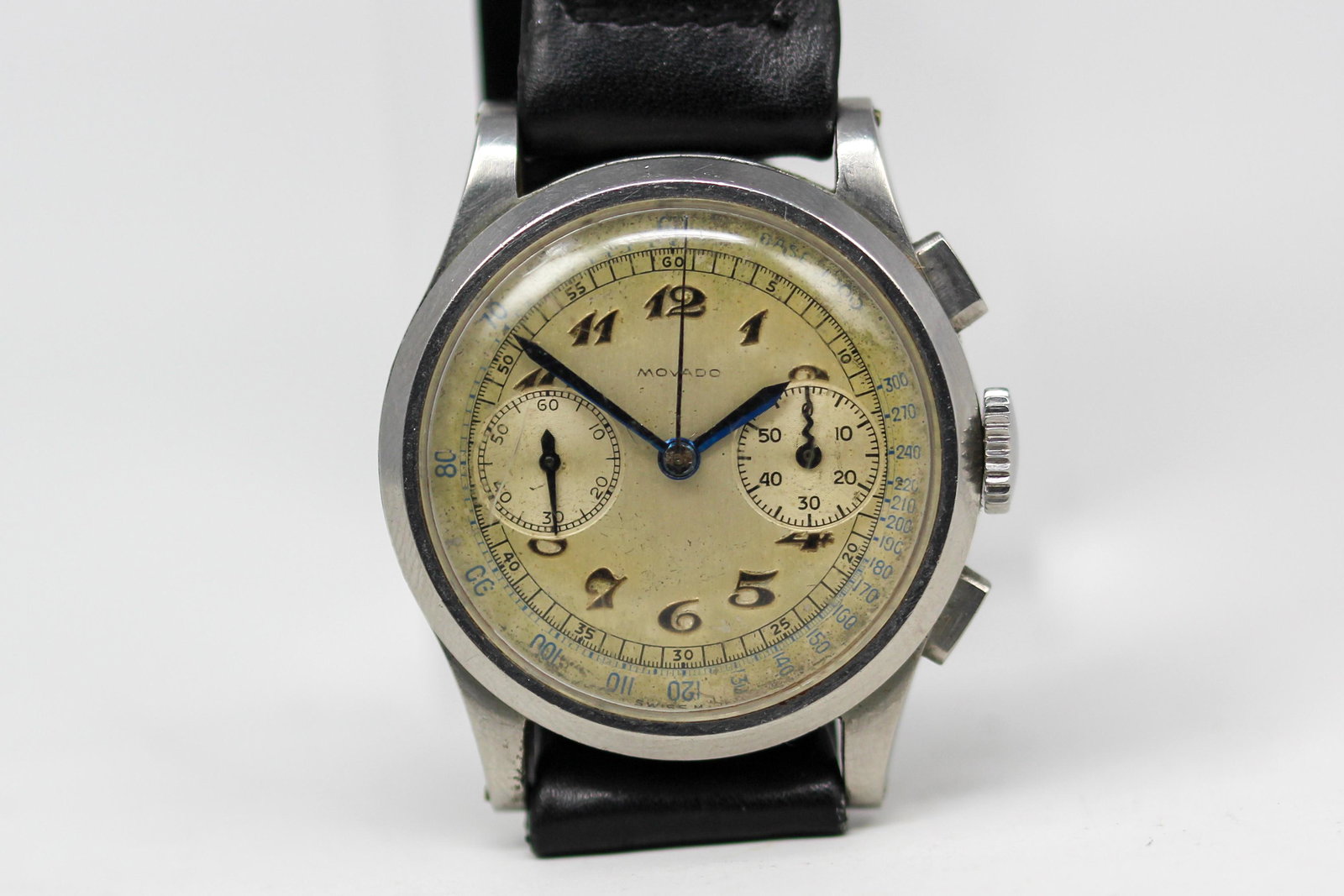 Vintage Movado Chronograph Wristwatch: Stainless Steel Vintage Movado Chronograph Wristwatch. 30mm diameter. Running at time of cataloging.