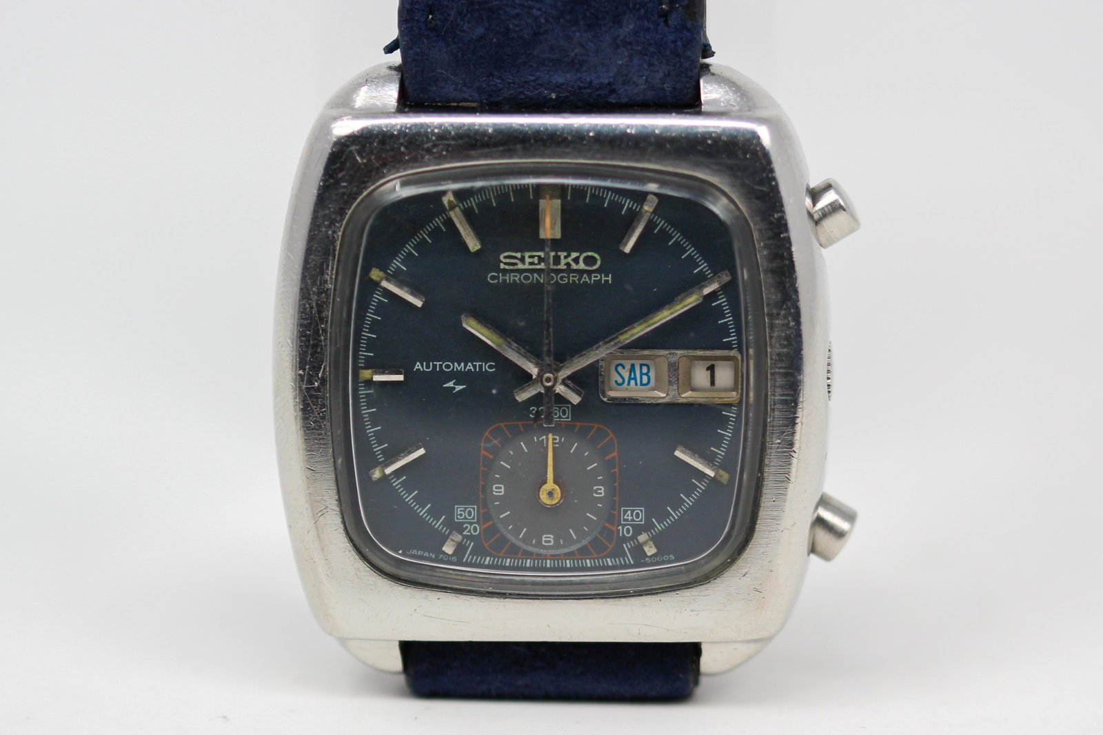 Vintage Seiko Chronograph Automatic with Day and Date Wristwatch: Stainless Steel Vintage Seiko Chronograph Automatic with Day and Date Wristwatch. 36mm diameter. Not running.