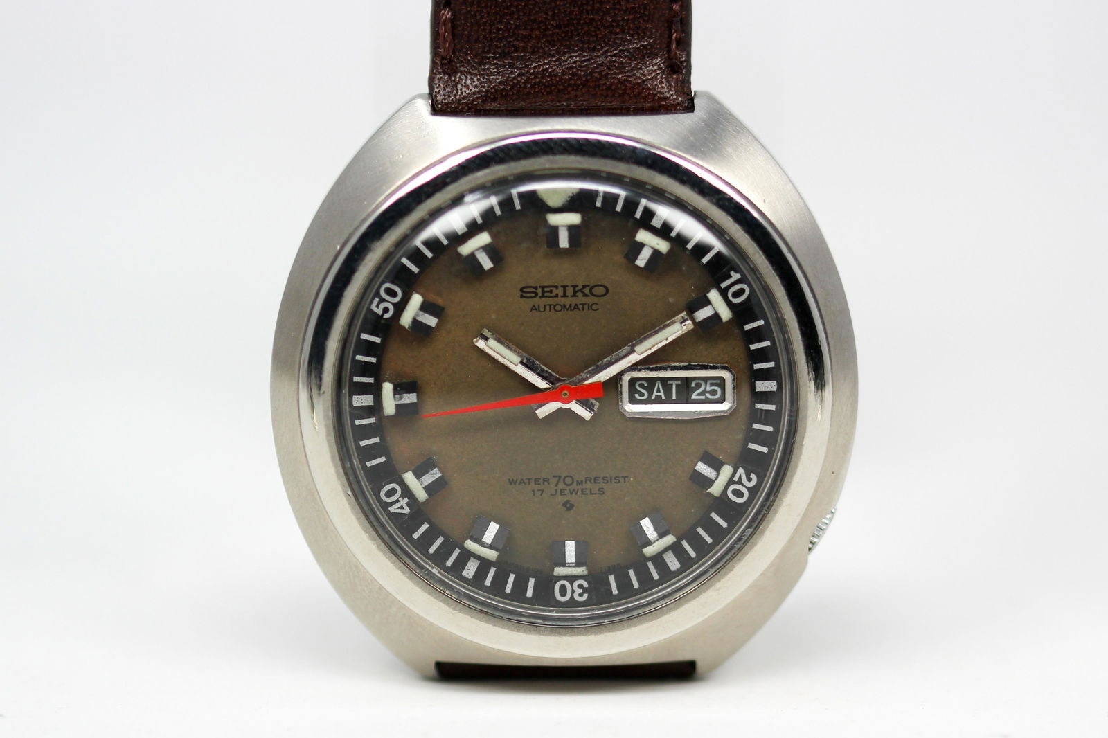 Vintage Seiko 17 Jewels Automatic with Day and Date Wristwatch (1 of 4)