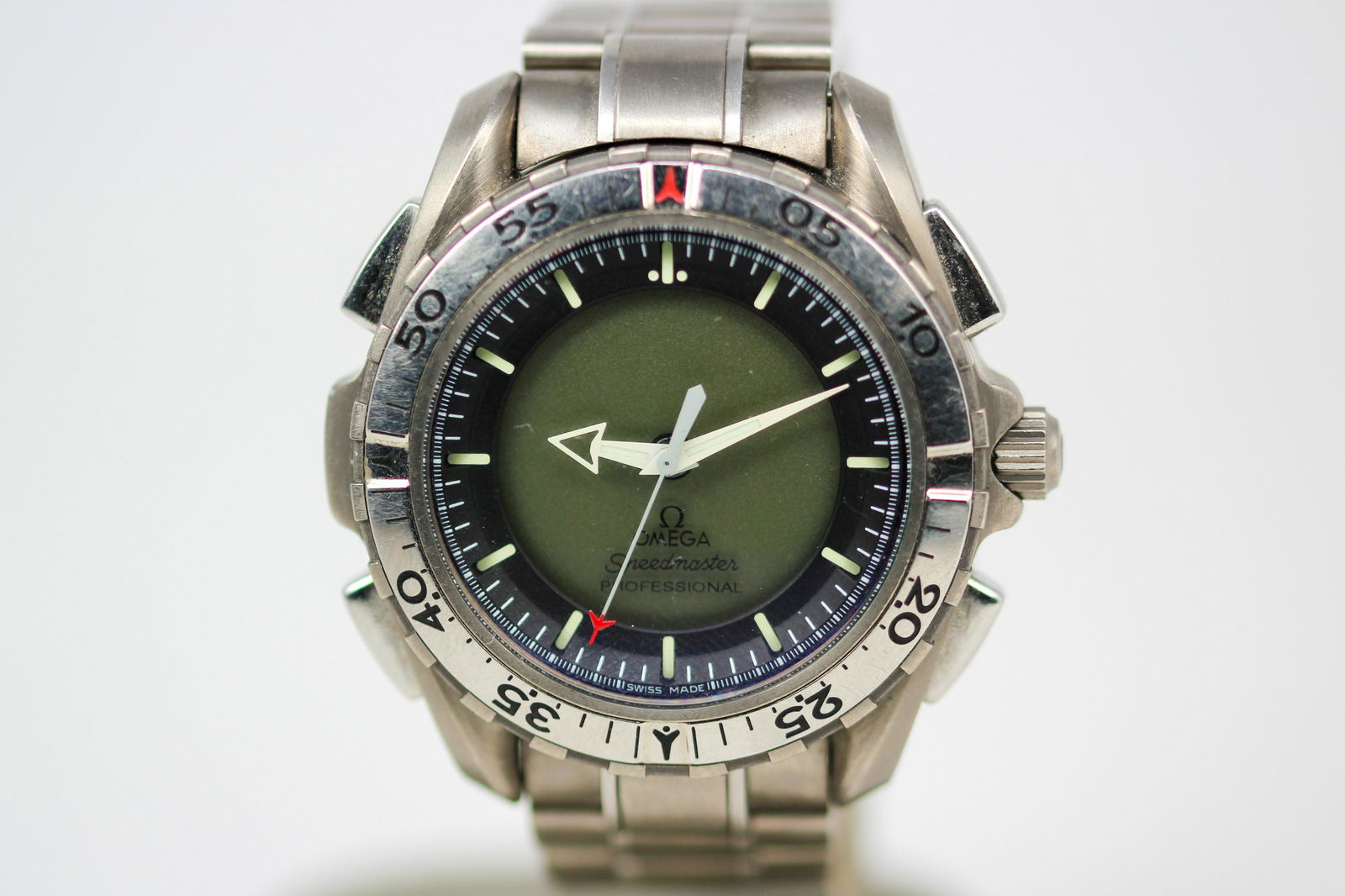 Vintage Omega Speedmaster Professional Wristwatch (1 of 7)