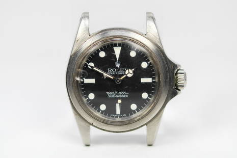 Vintage Rolex Oyster Perpetual Submariner Wristwatch *Bezel Missing* and *Missing Bracelet: Stainless Steel Vintage Rolex Oyster Perpetual Submariner Wristwatch *Bezel Missing* with Stainless Steel Rolex bracelet *Missing Bracelet Fastener/Buckle*; Model 5513, Serial 5518728. 40mm diameter.