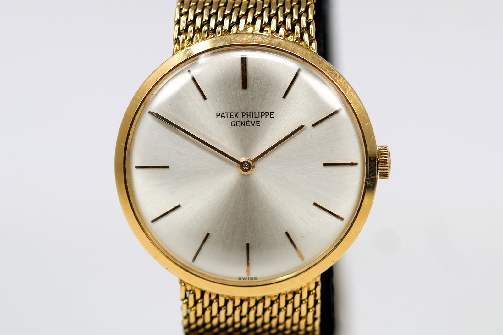 Vintage Patek Philippe Geneve Wristwatch in 18k Yellow Gold (1 of 8)