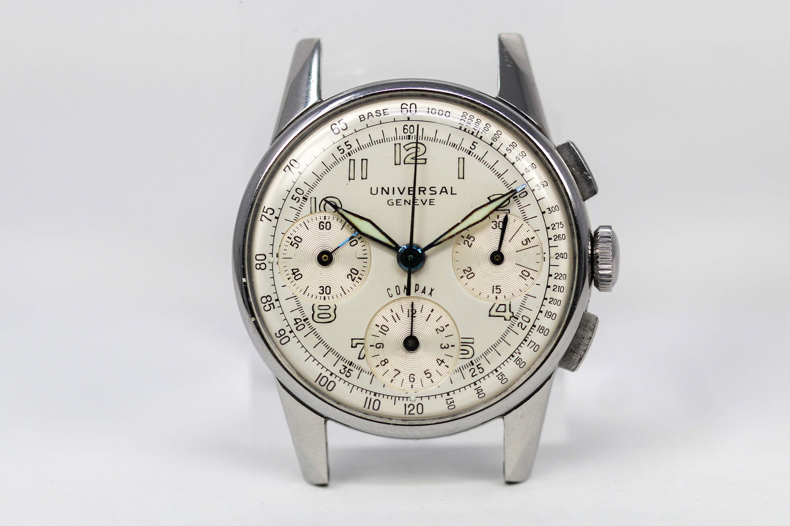 Vintage Universal Geneve Compax Chronograph Wristwatch (1 of 6)