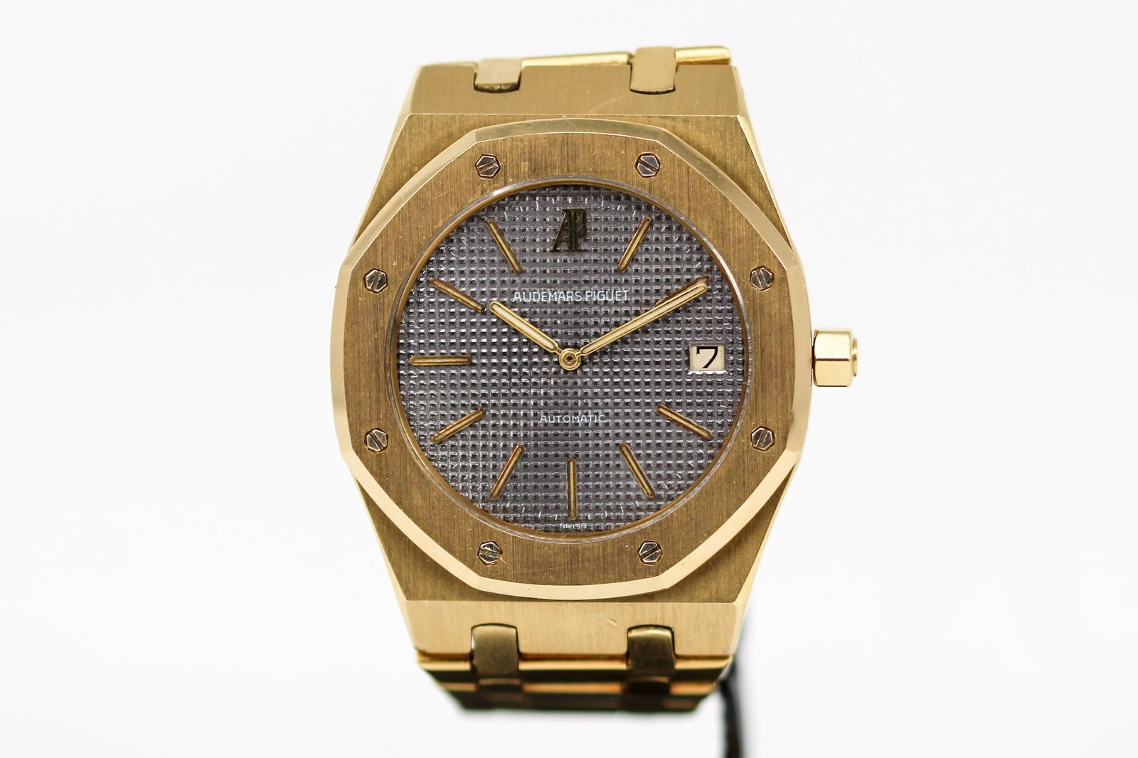 Audemars Piguet Royal Oak Automatic with Date Wristwatch in 18k Yellow Gold (1 of 8)