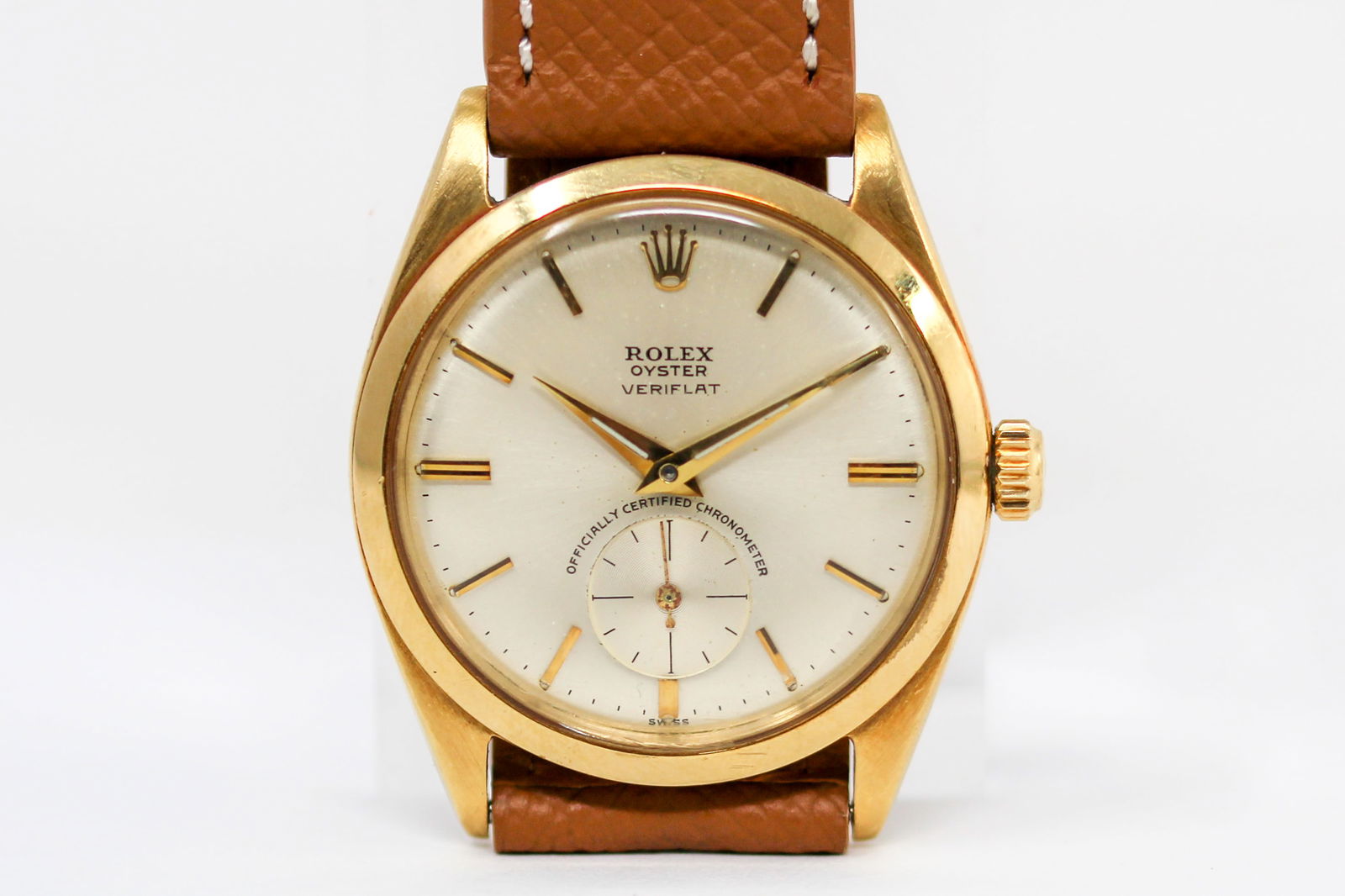 Vintage Rolex Oyster Veriflat Wristwatch in 18k Yellow Gold: 18k Yellow Gold Vintage Rolex Oyster Veriflat Wristwatch; Model 6512, Serial # 646541. 34mm diameter. Running at time of cataloging.