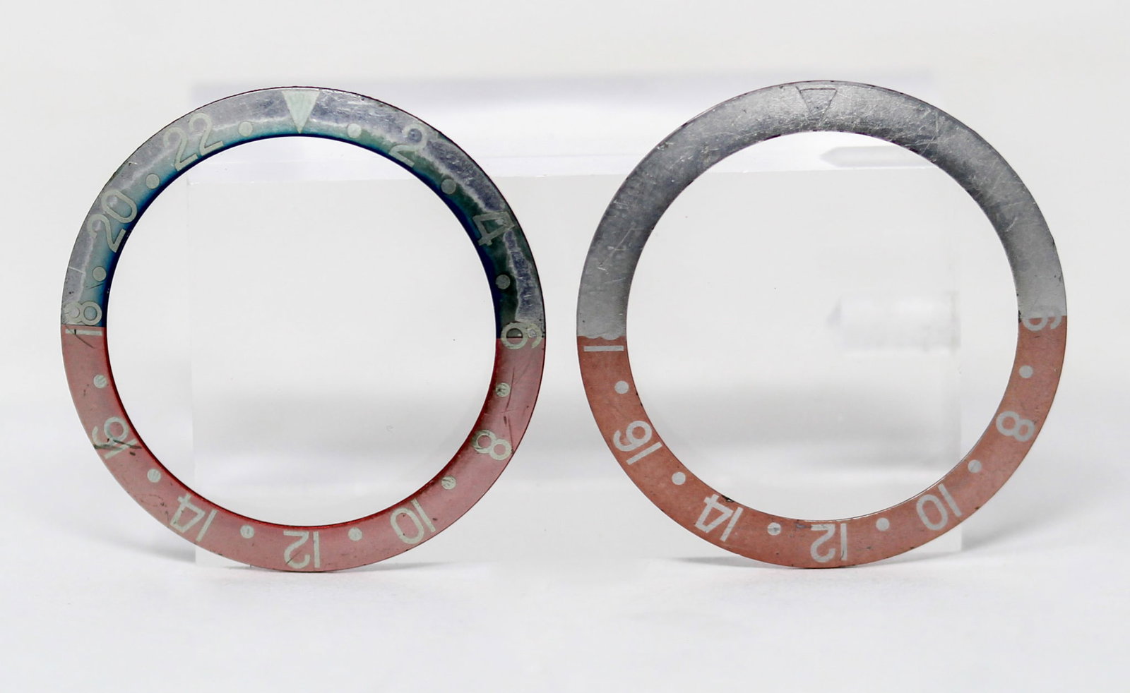 Loose Vintage Rolex GMT Bezels: Loose Vintage Rolex GMT Bezels. Red and blue bezels. 38mm diameter. Loose watch parts. As clearly spelled out in our Auction Terms: all items sold "as is" and all sales are final. *Credit Cards Only A