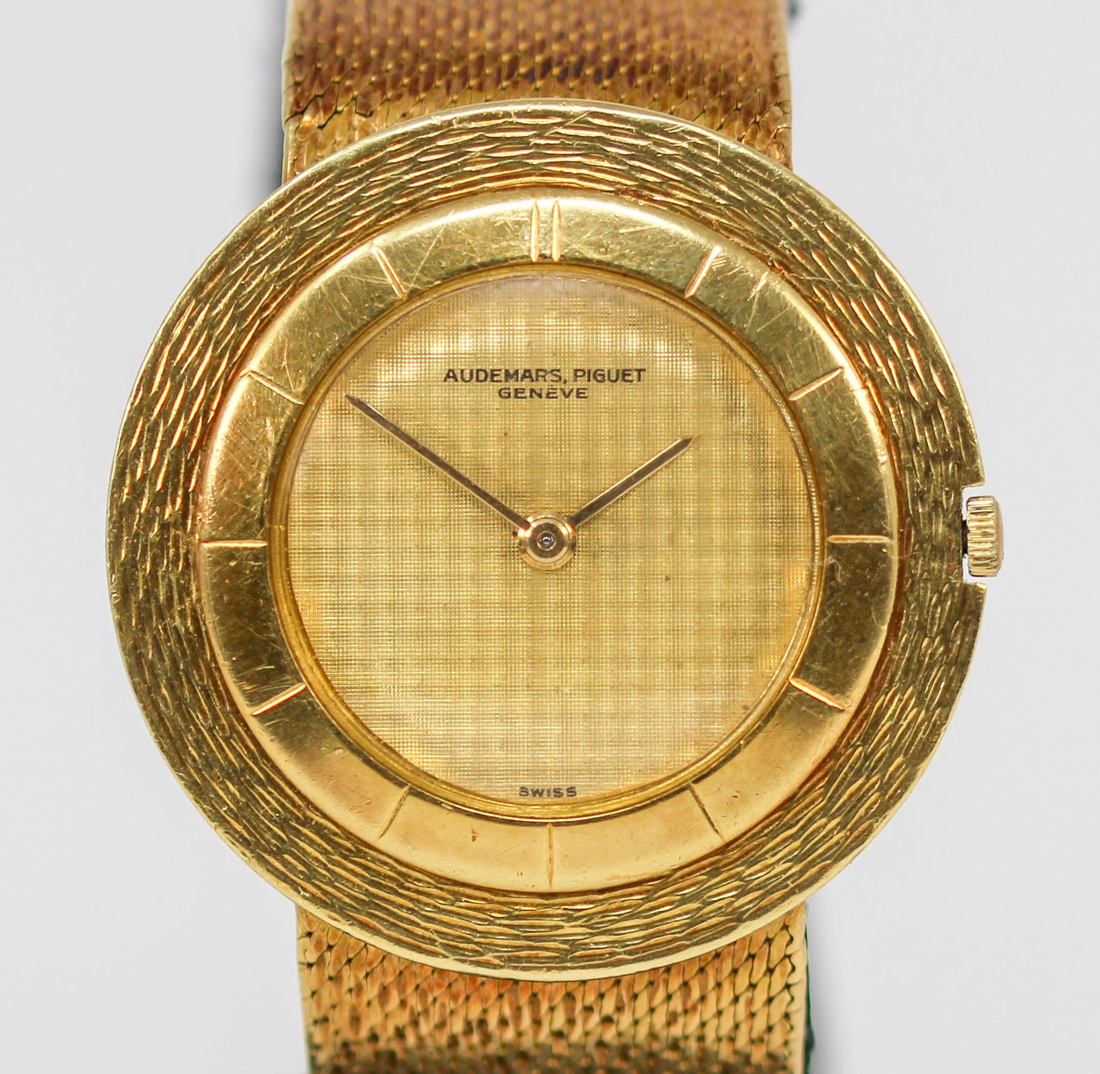 Vintage Audemars Piguet Disco Volante Wristwatch in 18k Yellow Gold (1 of 7)