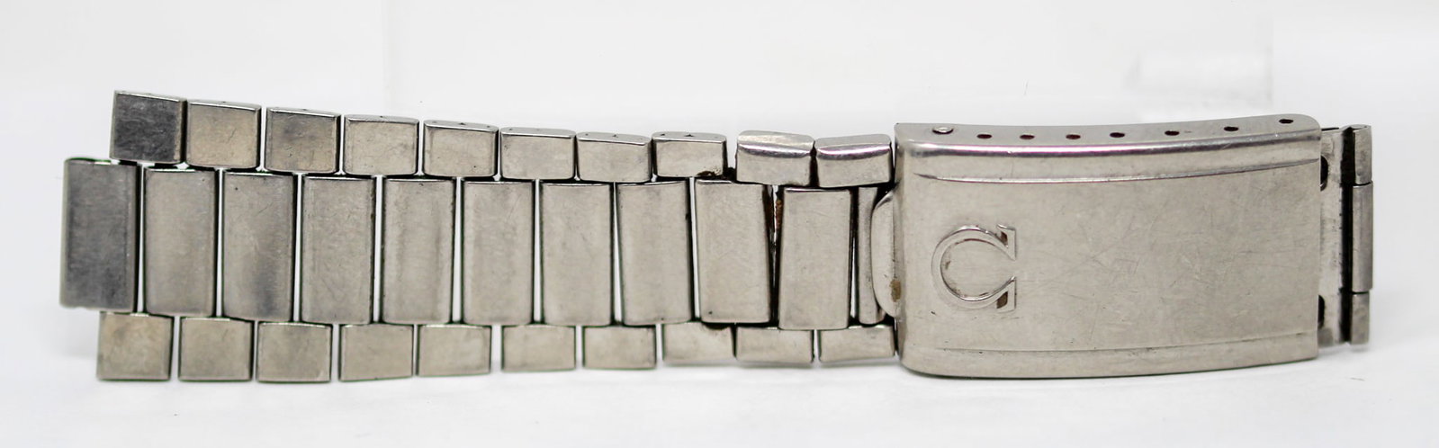 Loose Stainless Steel Omega Bracelet *Half of Bracelet Missing*: Loose Stainless Steel Omega Bracelet *Half of Bracelet Missing*; 13/1039/467. 3.25" length, 19mm end link. Loose watch parts. PLEASE NOTE: all wristwatches are sold "as-is", with no mechanical warrant