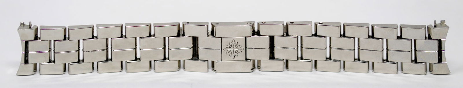 Loose Stainless Steel Patek Philippe Geneve Bracelet (1 of 3)