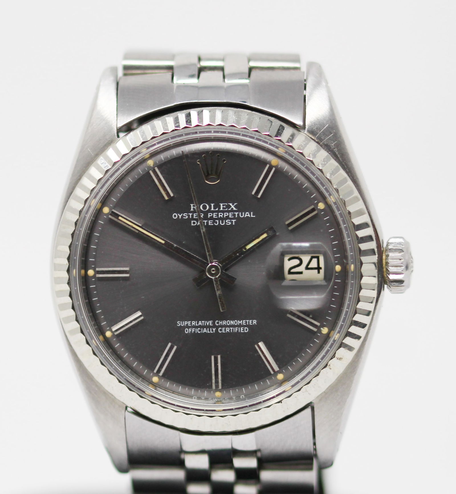 Vintage Rolex Oyster Perpetual Datejust Wristwatch (1 of 8)
