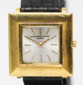 Vintage Audemars Piguet Geneve Square Wristwatch in 18k Yellow Gold with Audemars Piguet Box
