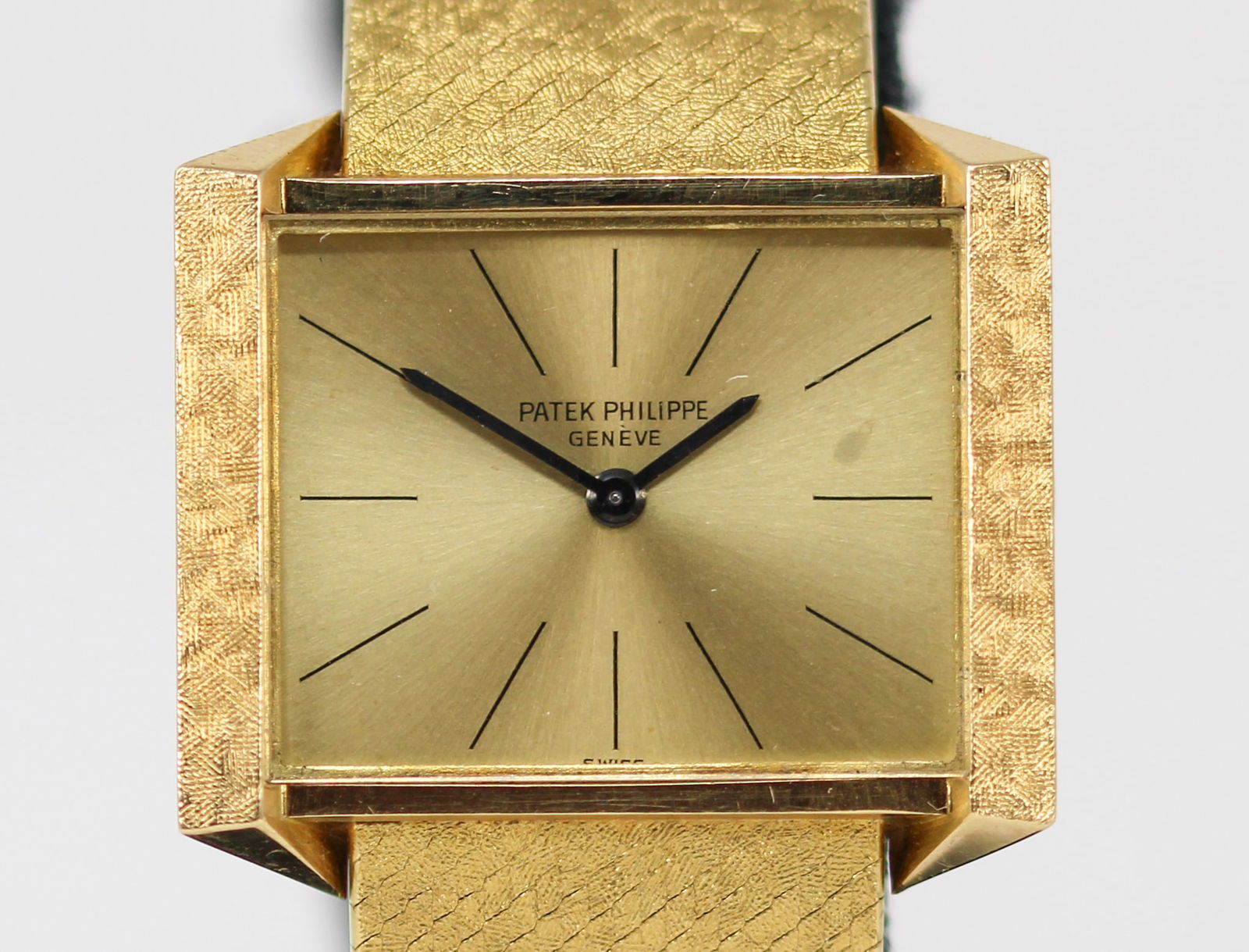 Vintage Patek Philippe Geneve Wristwatch in 18k Yellow Gold (1 of 8)
