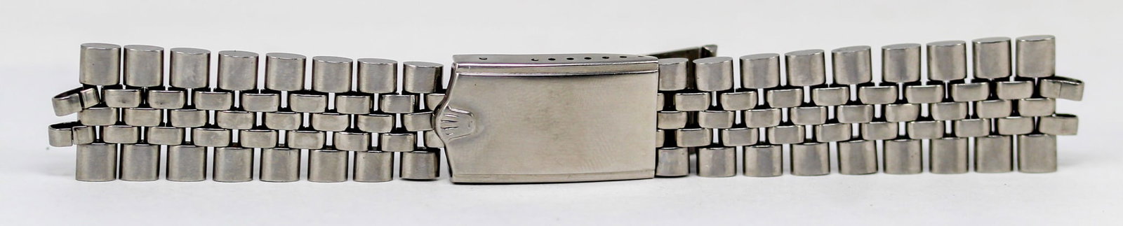 Loose Stainless Steel Vintage Rolex Bracelet: Loose Stainless Steel Vintage Rolex Bracelet. 5.5" length, 19mm end link. Loose watch parts. PLEASE NOTE: all wristwatches are sold "as-is", with no mechanical warranty or guarantee. Any representatio