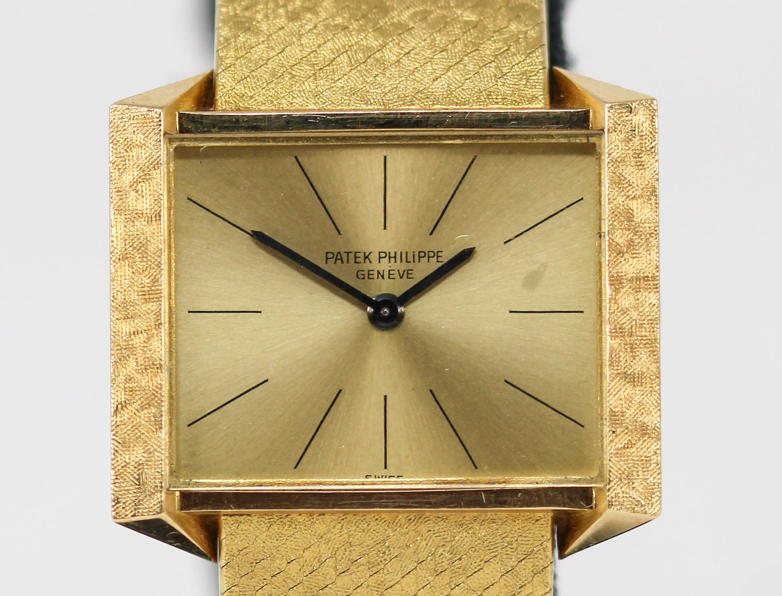 Vintage Patek Philippe Geneve Wristwatch in 18k Yellow Gold (1 of 8)