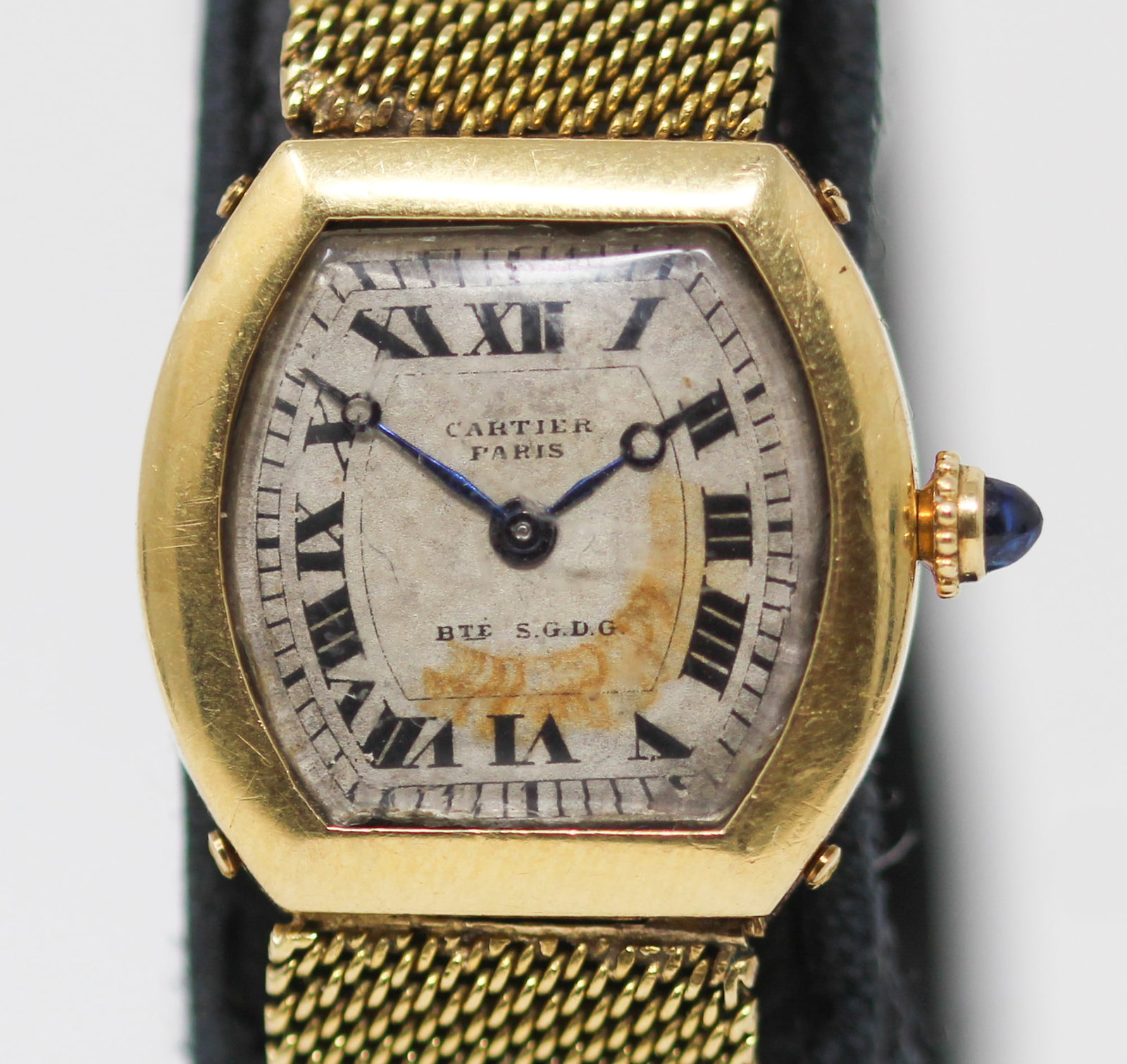 Vintage Ladies Cartier Paris Wristwatch in 18k Yellow Gold (1 of 8)