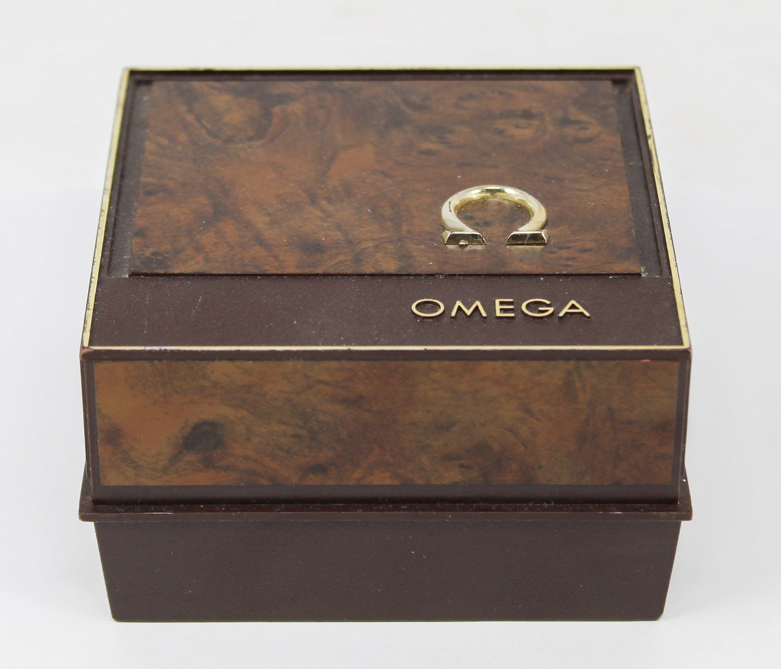Vintage Omega Watch Box: Vintage Omega Watch Box. Watch accessory. PLEASE NOTE: all wristwatches are sold "as-is", with no mechanical warranty or guarantee. Any representation as to functionality is strictly a courtesy.
