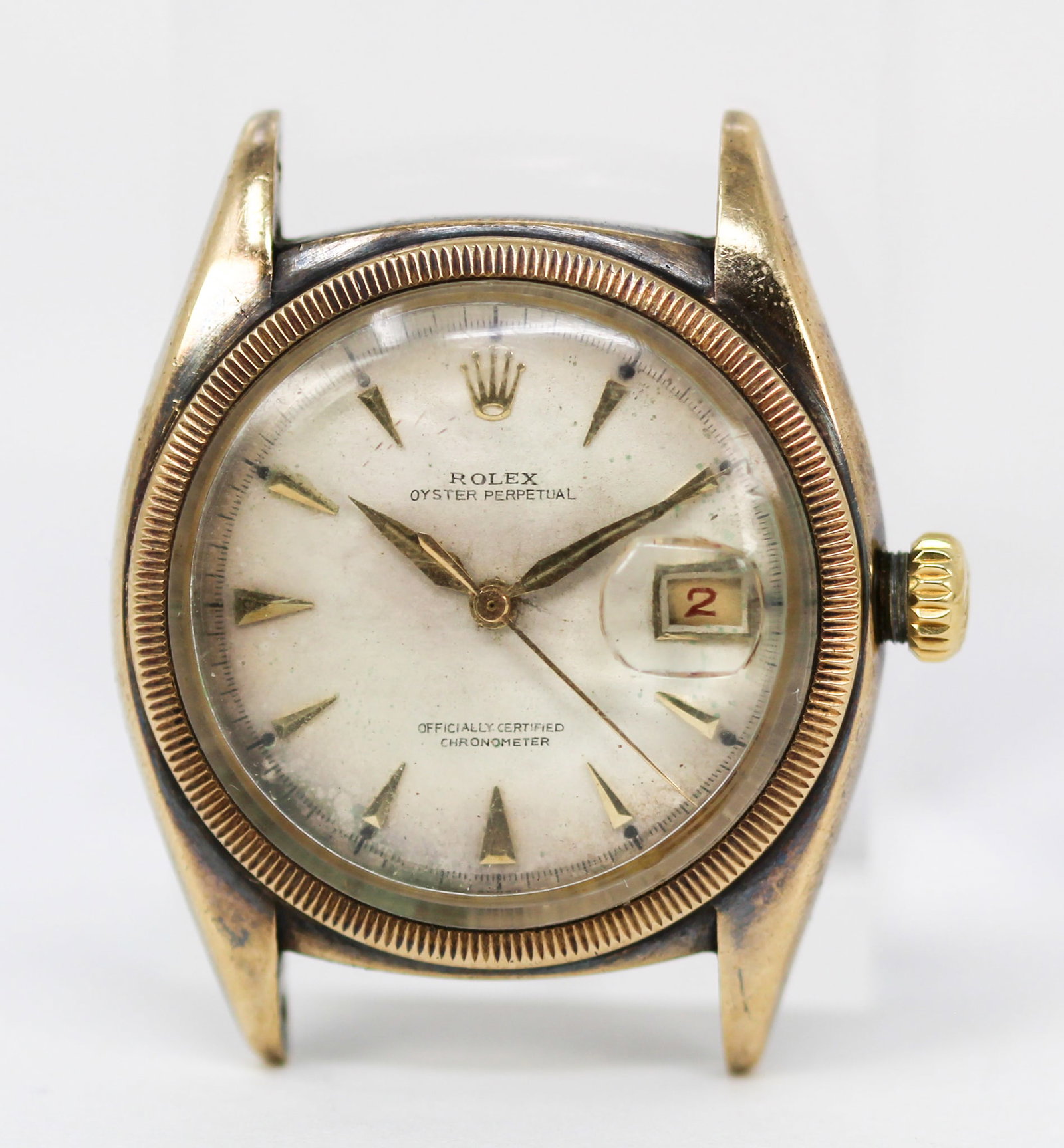 Vintage Rolex Oyster Perpetual with Date Wristwatch in 18kt Yellow Gold *Crown Doesn't Close, Needs: 18kt Yellow Gold Vintage Rolex Oyster Perpetual with Date Wristwatch *Crown Doesn't Close, Needs Repair*; Model 6105, Serial # 910953. Total weight: 56g. 36mm diameter. Running at time of cataloging. 