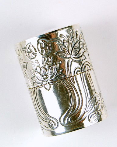 ANTIQUE STYLE STERLING SILVER THREAD HOLDER BOX SEW: You can use this STERLING SILVER cylindrical Box for your thread, thimble, pills, or whatever you wish! It is in the Art Nouveau Style and it measures 1 1/2" in height. It is in Mint condition.