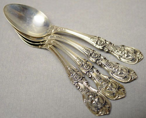 4 STERLING SILVER DEMITASSE SPOON REED BARTON FRANCIS 1: This set of demitasse spoons comes from a very Fine estate. The 4 Demitasse Spoons are SOLID STERLING SILVER and they are by 'REED & BARTON'. The pattern is 'FRANCIS 1' and each STERLING Spoon is 4 in